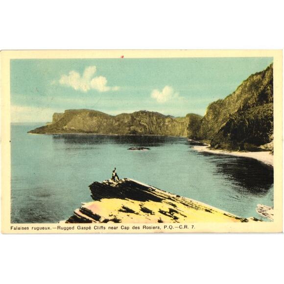 Falaises rugueux. Rugged Gaspé Cliffs near Cap des Rosiers, P.Q.-C.R. 7 Postcard - Picture 1 of 2